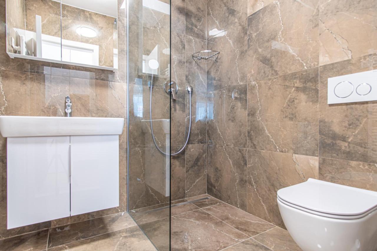 Ledeno More Luxury Apartments سبليت المظهر الخارجي الصورة