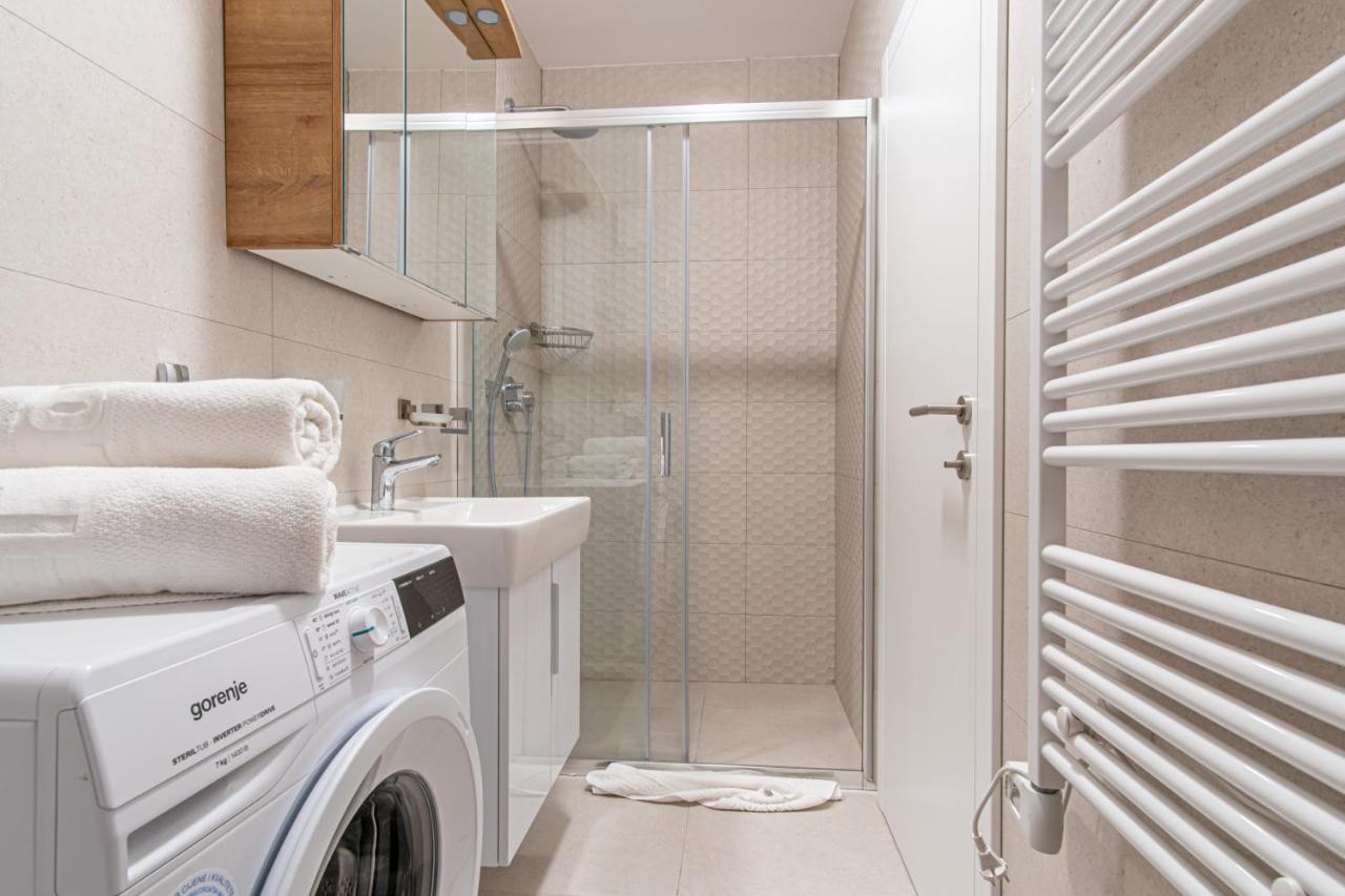 Ledeno More Luxury Apartments سبليت المظهر الخارجي الصورة