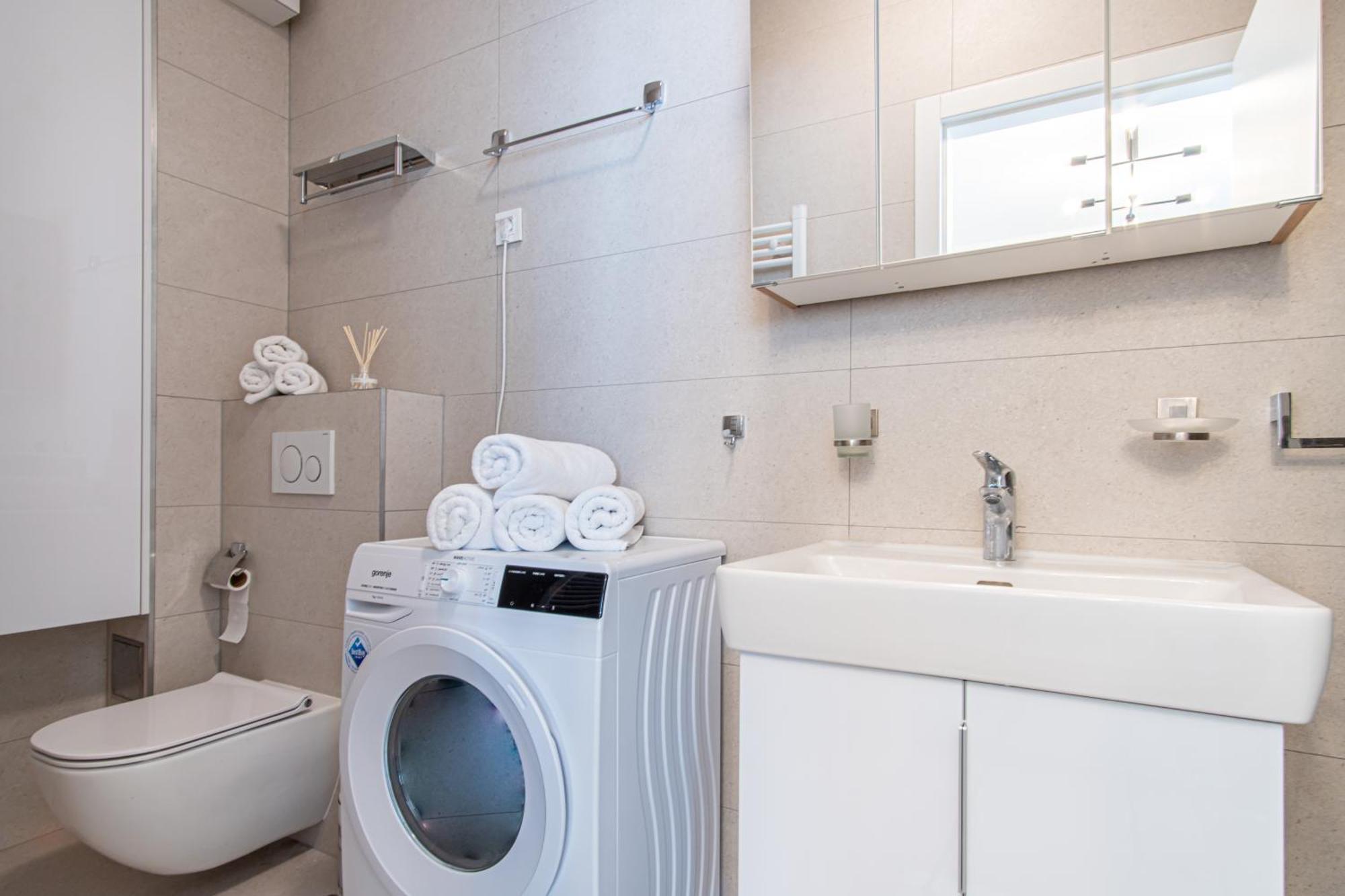 Ledeno More Luxury Apartments سبليت المظهر الخارجي الصورة