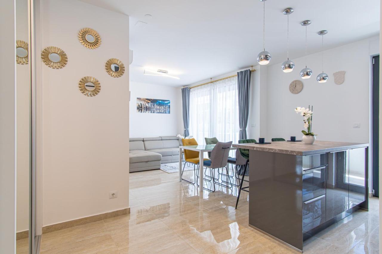 Ledeno More Luxury Apartments سبليت المظهر الخارجي الصورة